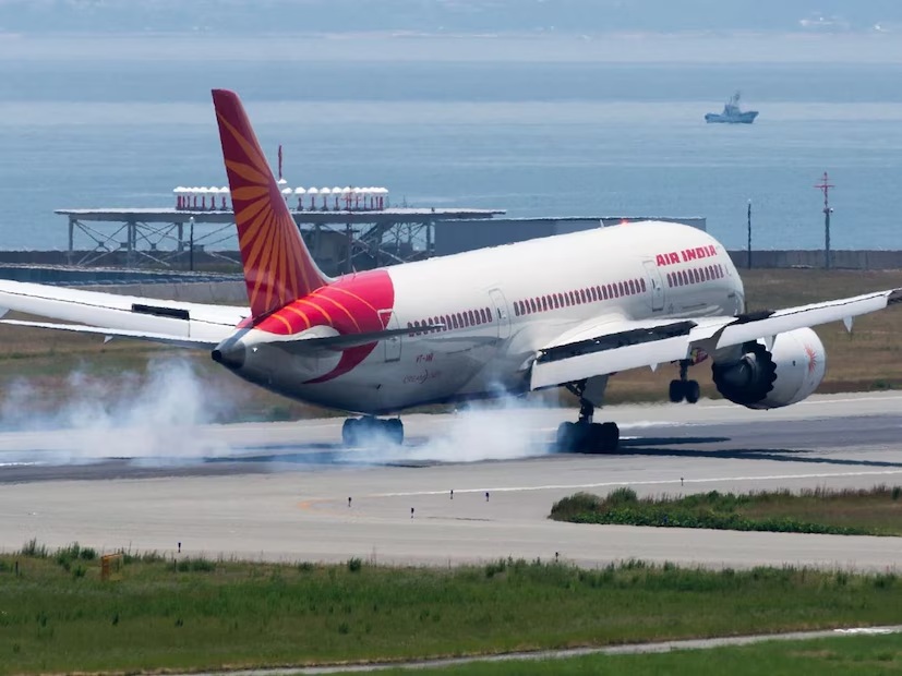 Air India... MAYDAY.. MAYDAY.. MAYDAY..No Power.. 